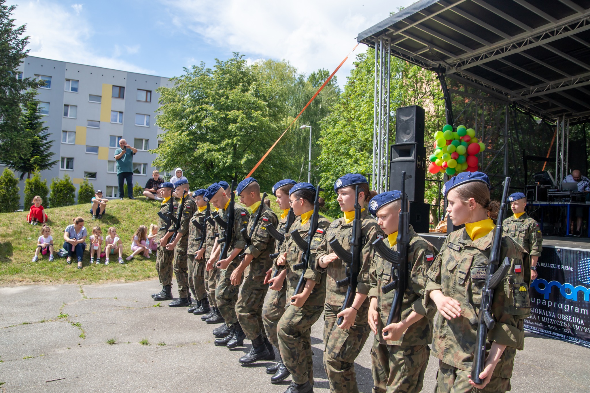 Fot. K. Krzemiński/ UM Gliwice Uczniowie wojskowej klasy mundurowej w trakcie pokazu