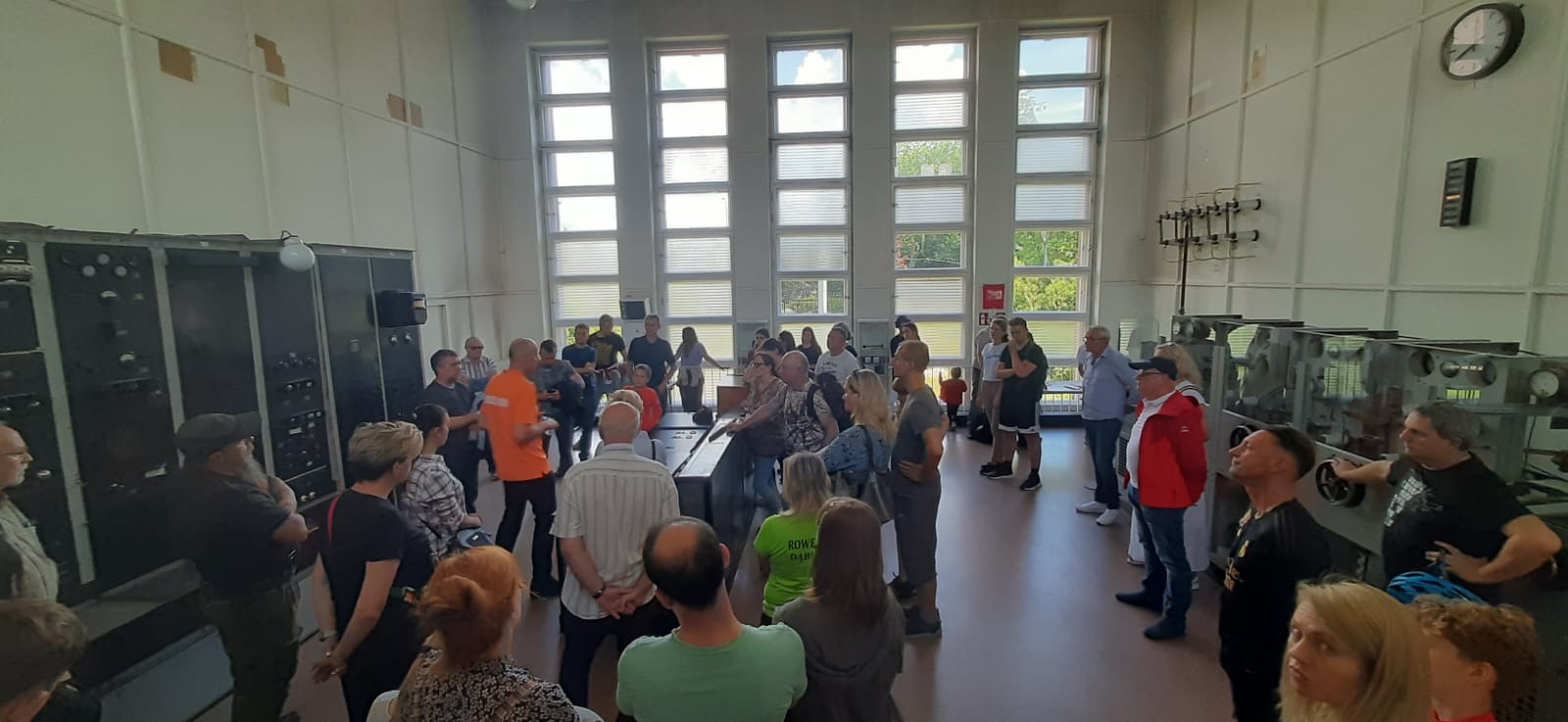 Fot. Muzeum w Gliwicach Wycieczka zwiedzająca Radiostację Gliwice