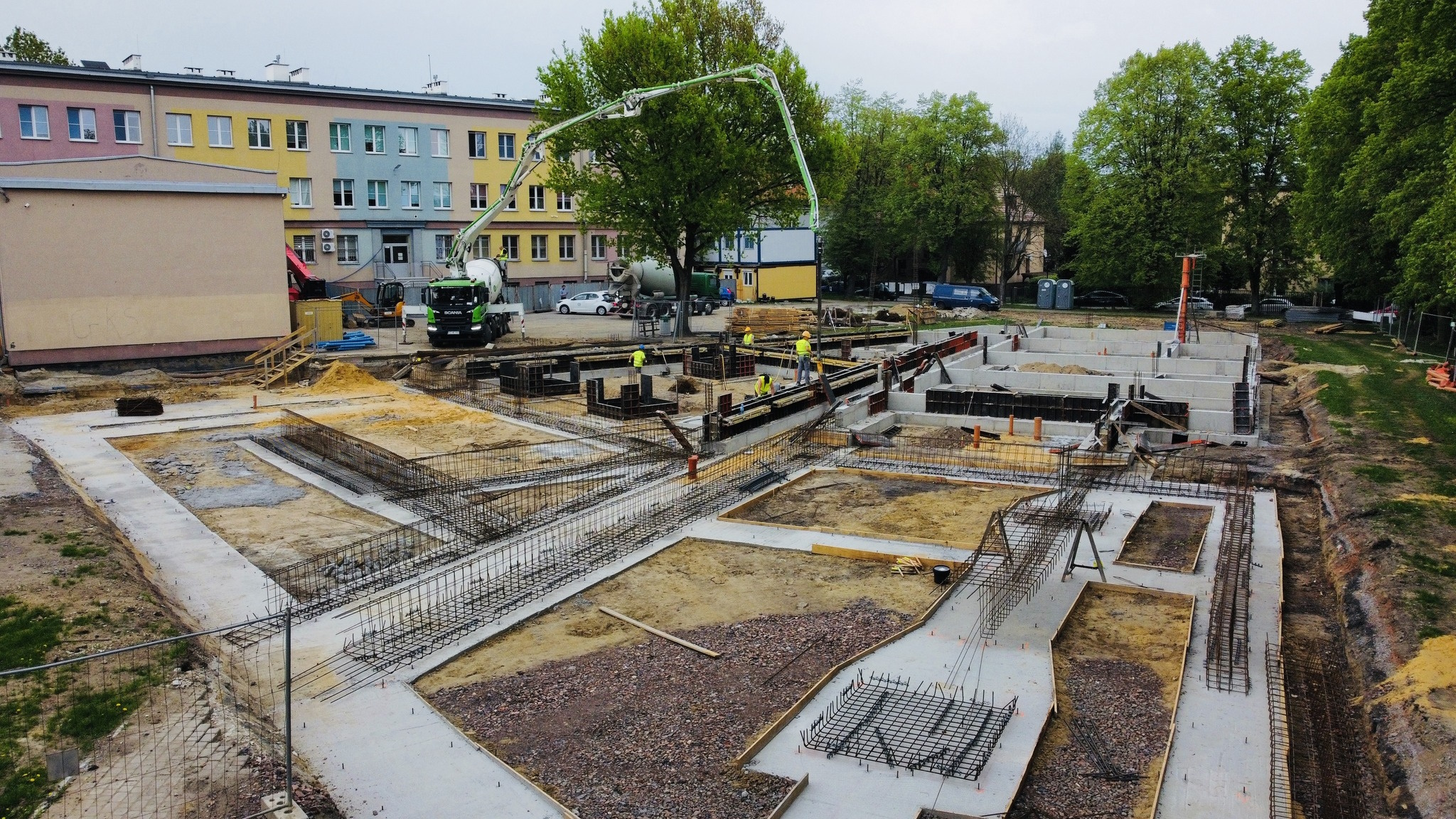 fundamenty nowe skrzydła na placu budowy przy ul. Ligonia
