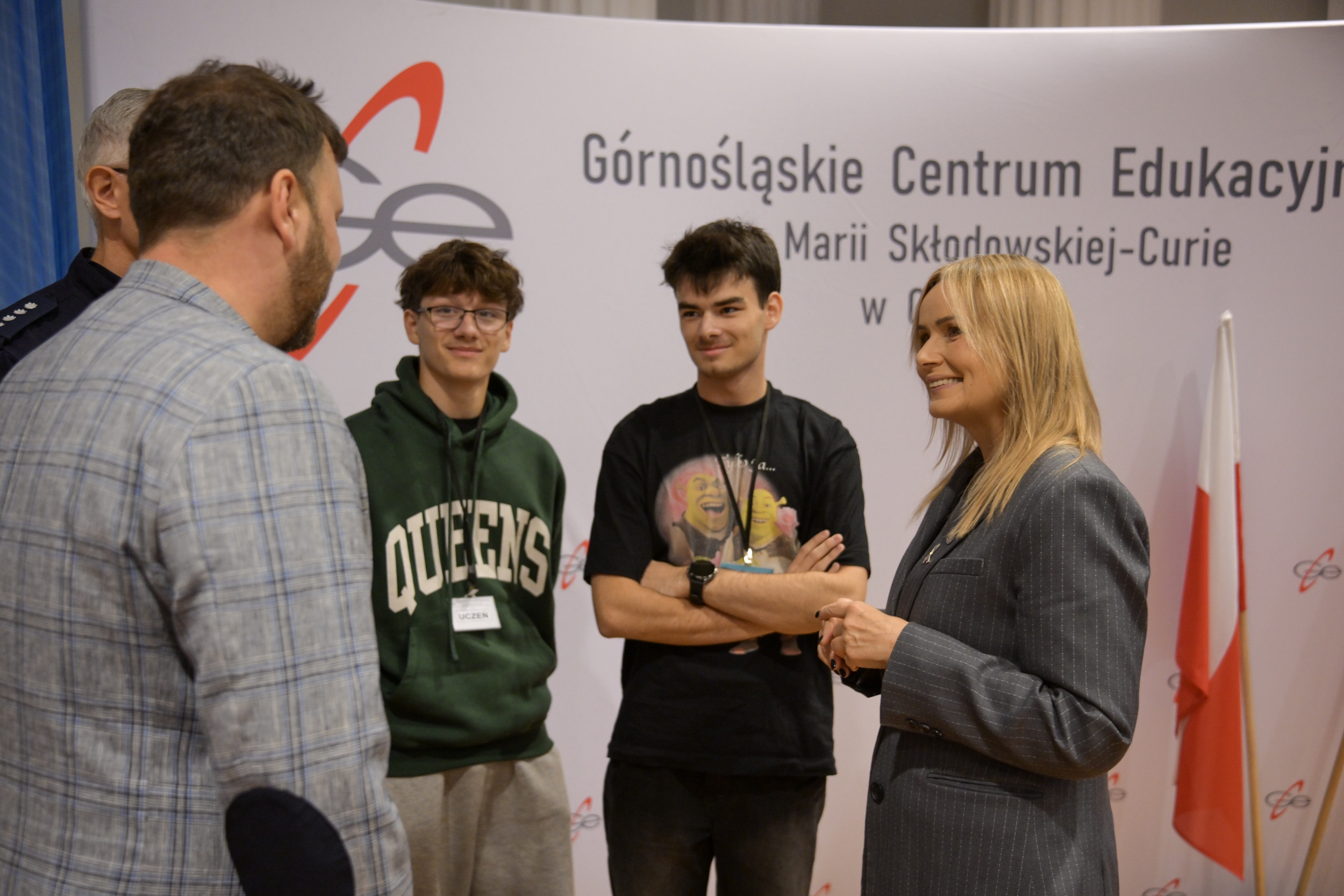 Prezydent Gliwic rozmawiająca z młodzieżą