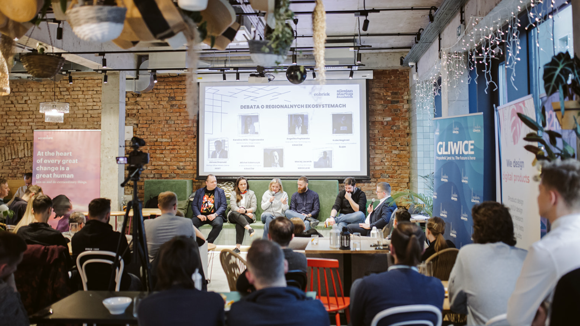fot. co.brick ogłoszenie wstępnej diagnozy śląskich startupów w siedzibie co.brick
