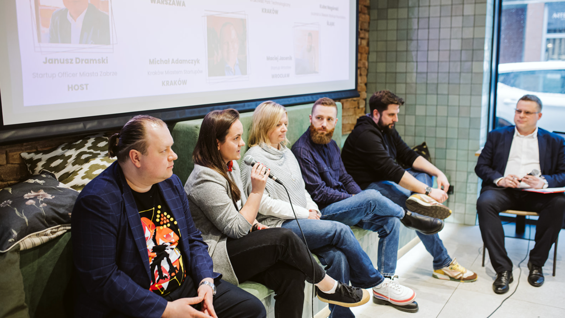 fot. co.brick ogłoszenie wstępnej diagnozy śląskich startupów w siedzibie co.brick