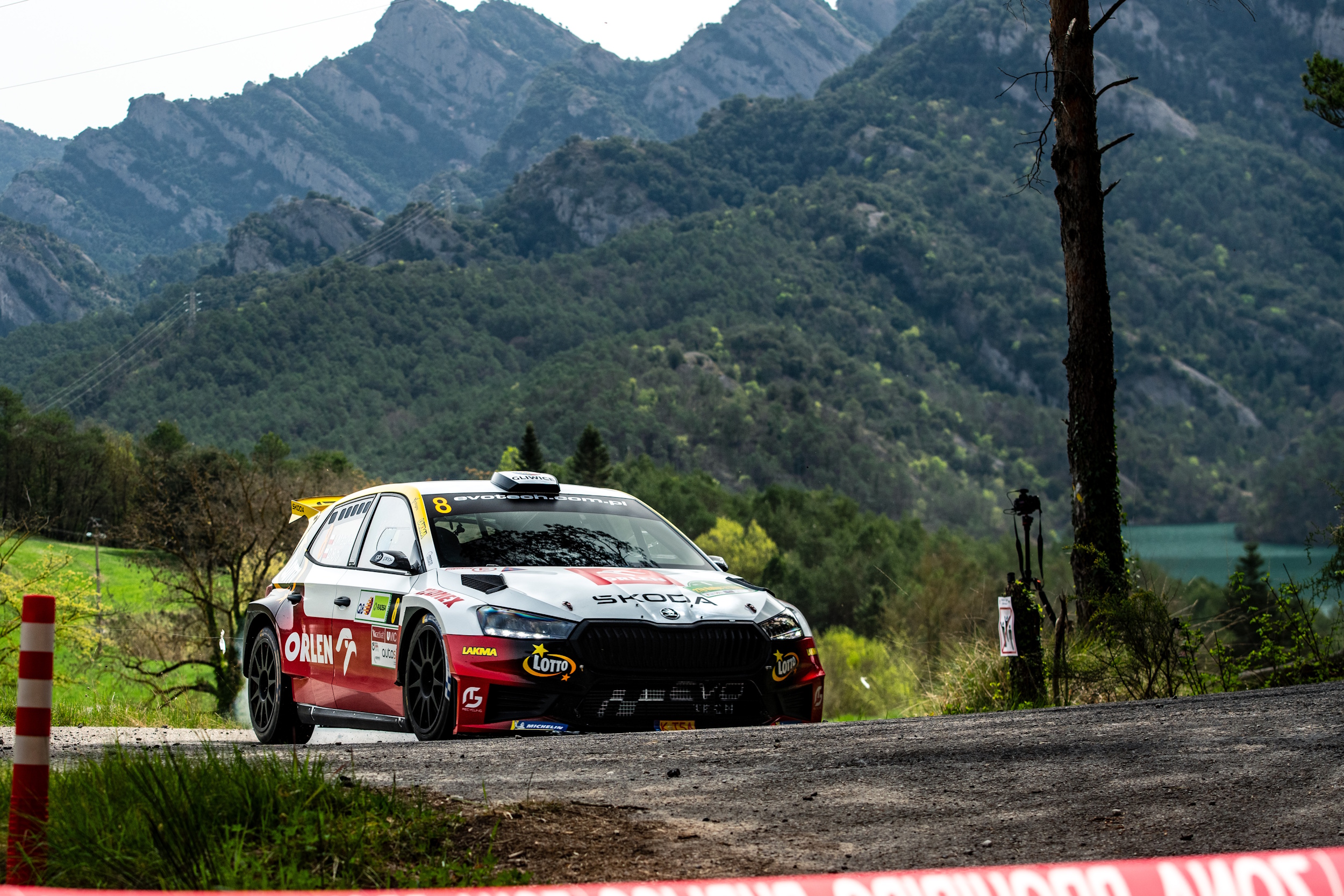 Wyścigówka Polaków na torze w naturze
