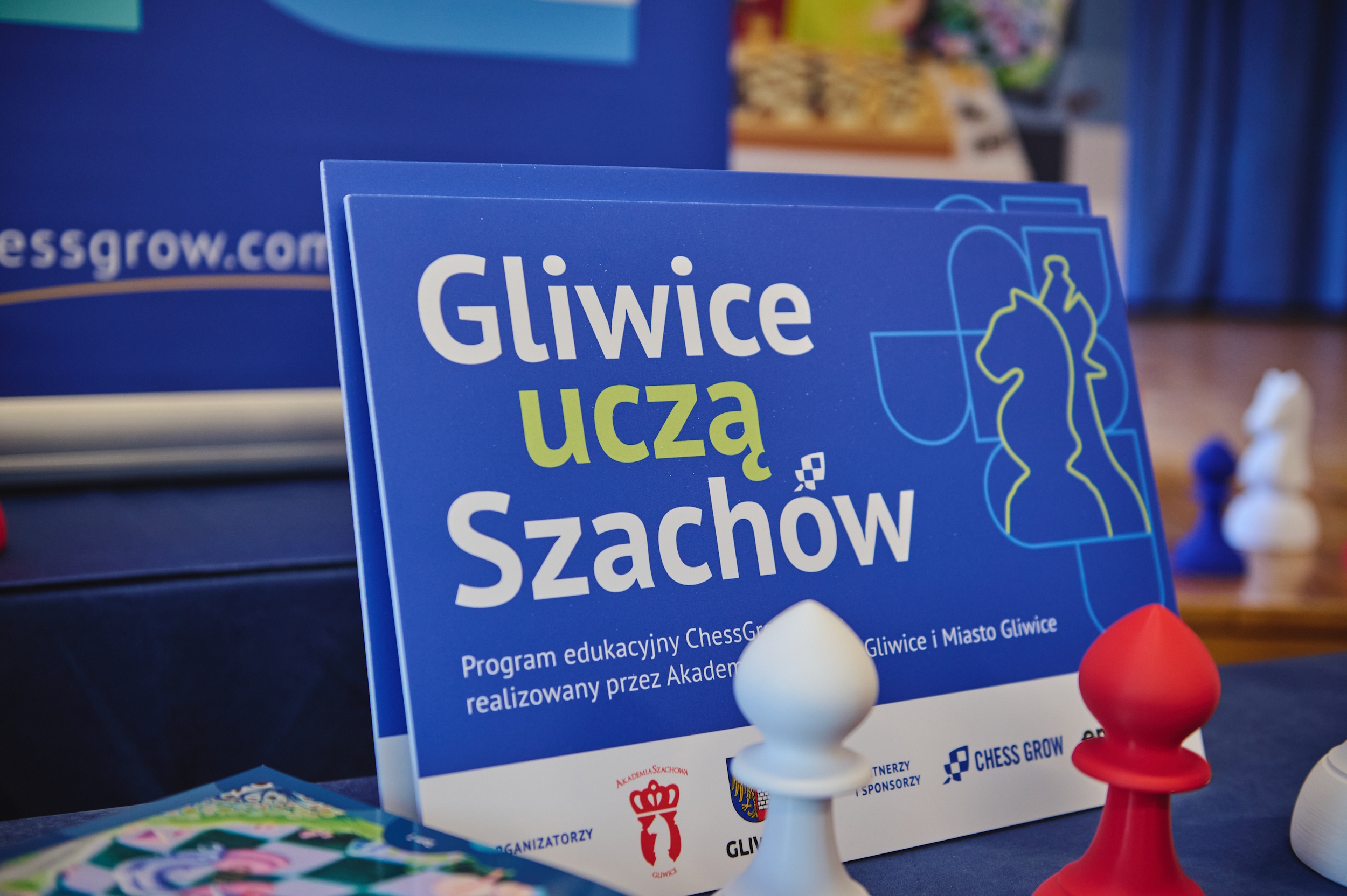 Tabliczka z nazwą projektu