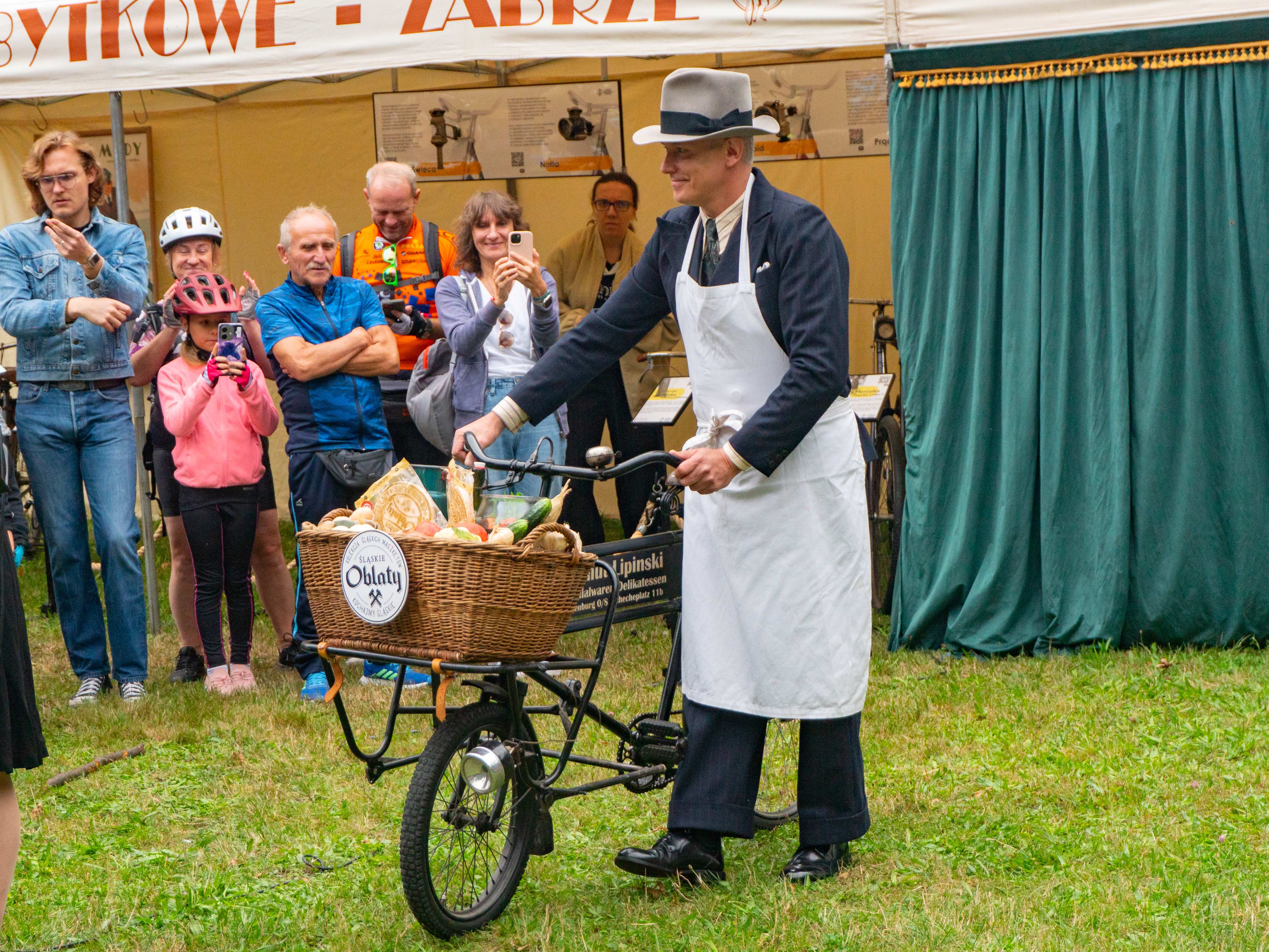 Zdjęcie pokazy rowerów retro