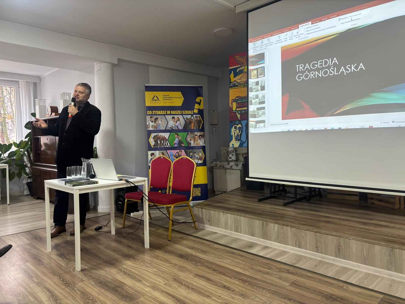 „12 Prac Światła” - Siła Obrazu, Siła Pamięci