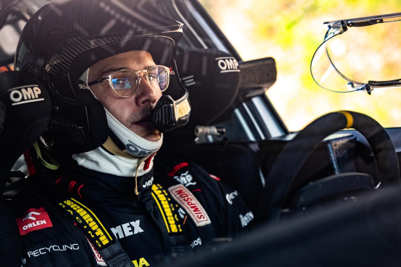 Jakub Matulka za kierownicą