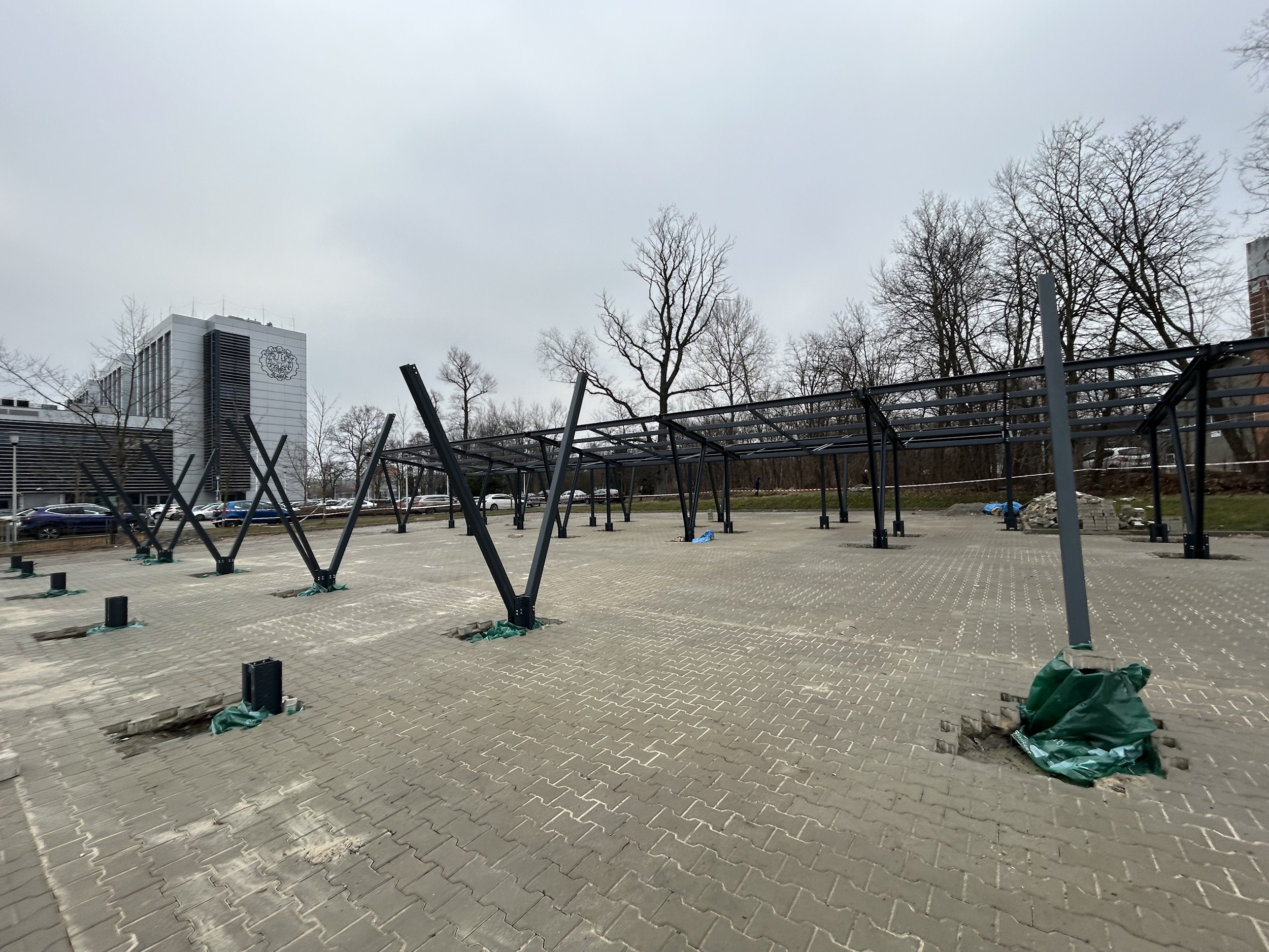 Fot. Technopark Gliwice Konstrukcje wiat parkingowych