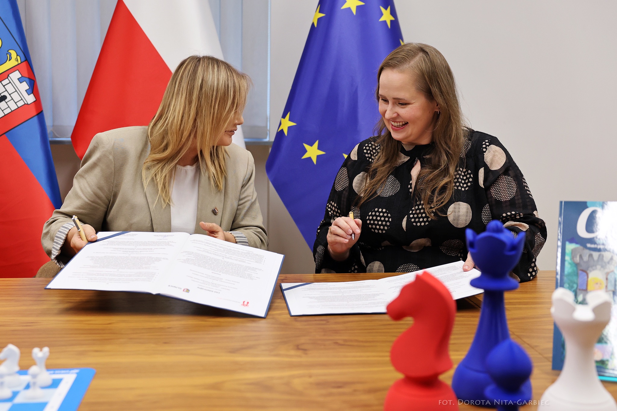 Prezydent Gliwic i pani Marlena Chlost-Warakomska podpisujące list intencyjny