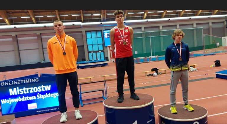 Mikołaj Rolecki na podium