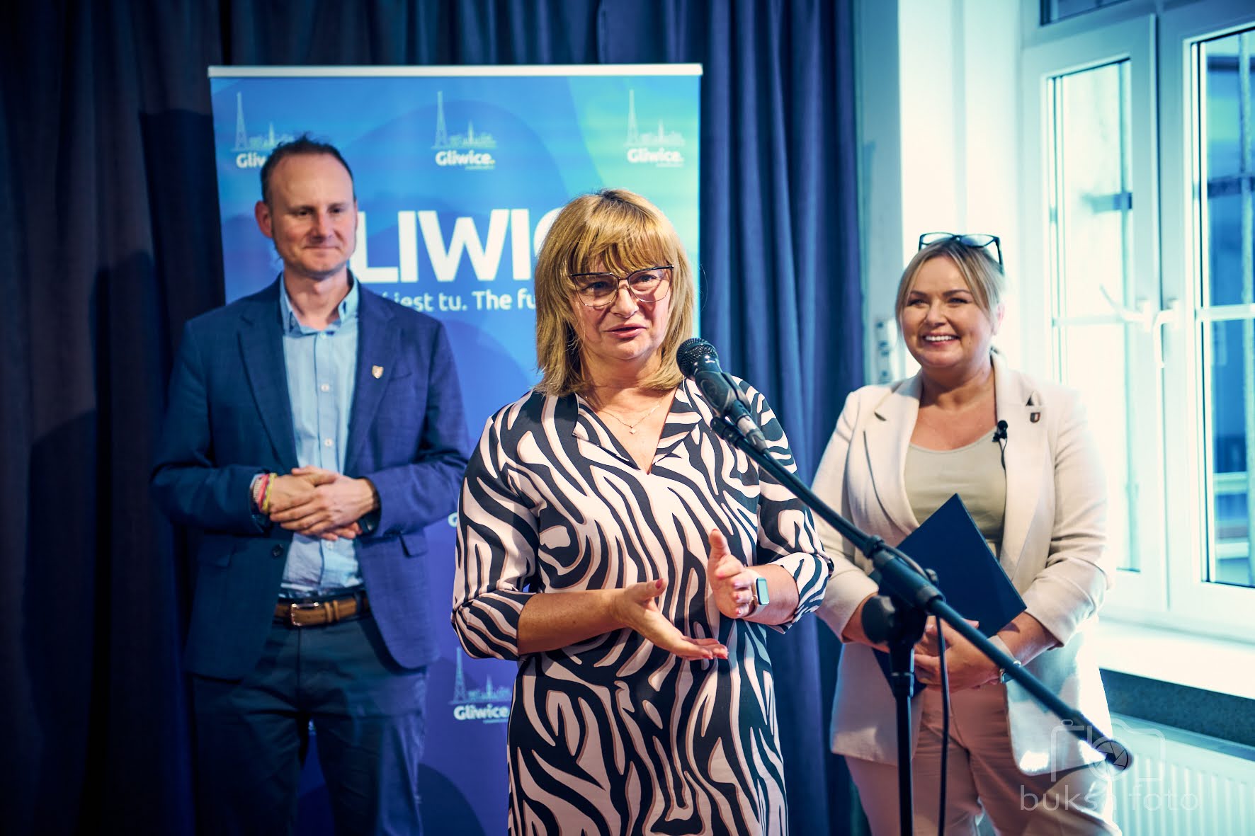 Fot. M. Buksa/ UM w Gliwicach Naczelnik Wydziału Edukacji przemawiająca do zebranych nauczycieli