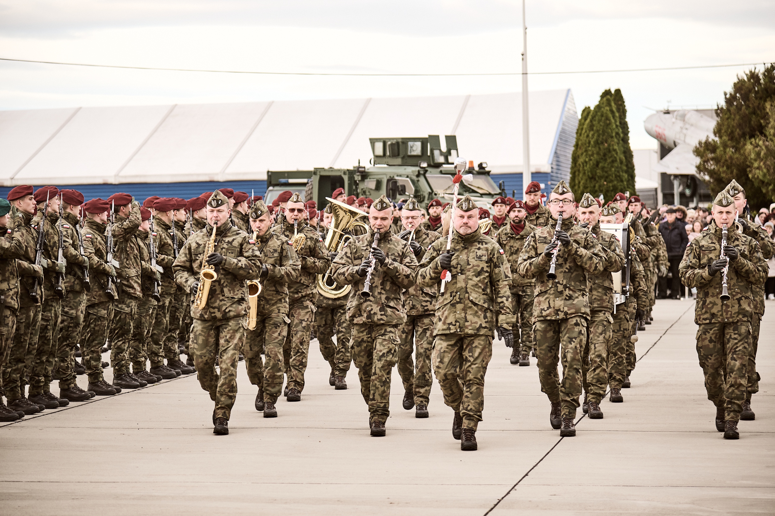 Maszerująca orkiestra wojskowa