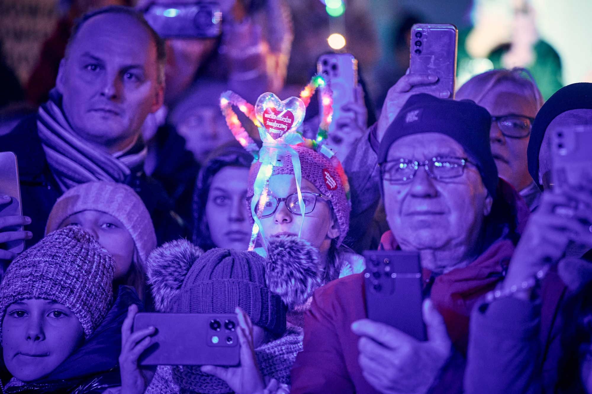 Fot. M. Buksa/UM w Gliwicach Ludzie pod sceną ogladają koncert