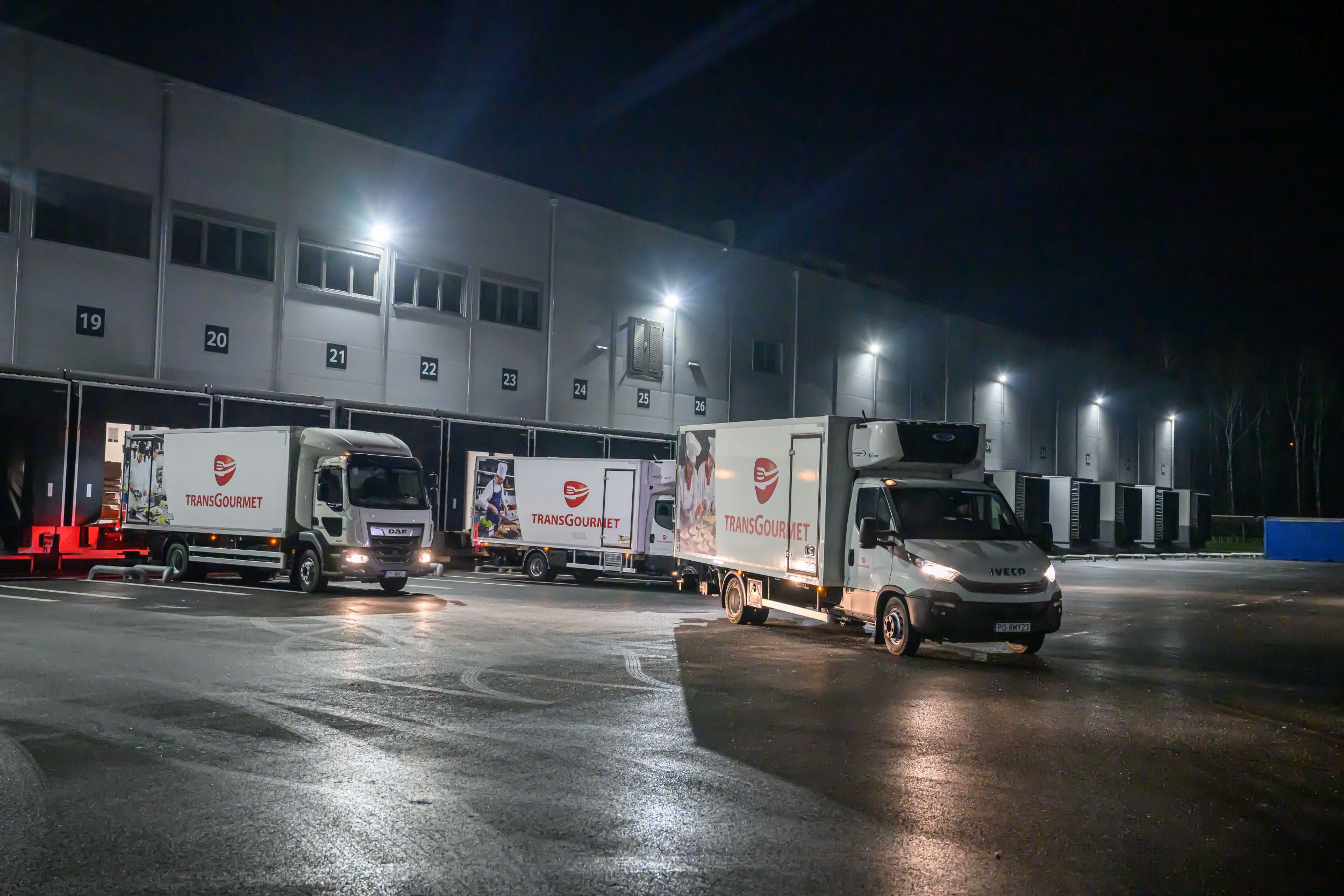 Fot. materiały TransGourmet Polska Samochody dostawcze dostarczające zamówienia