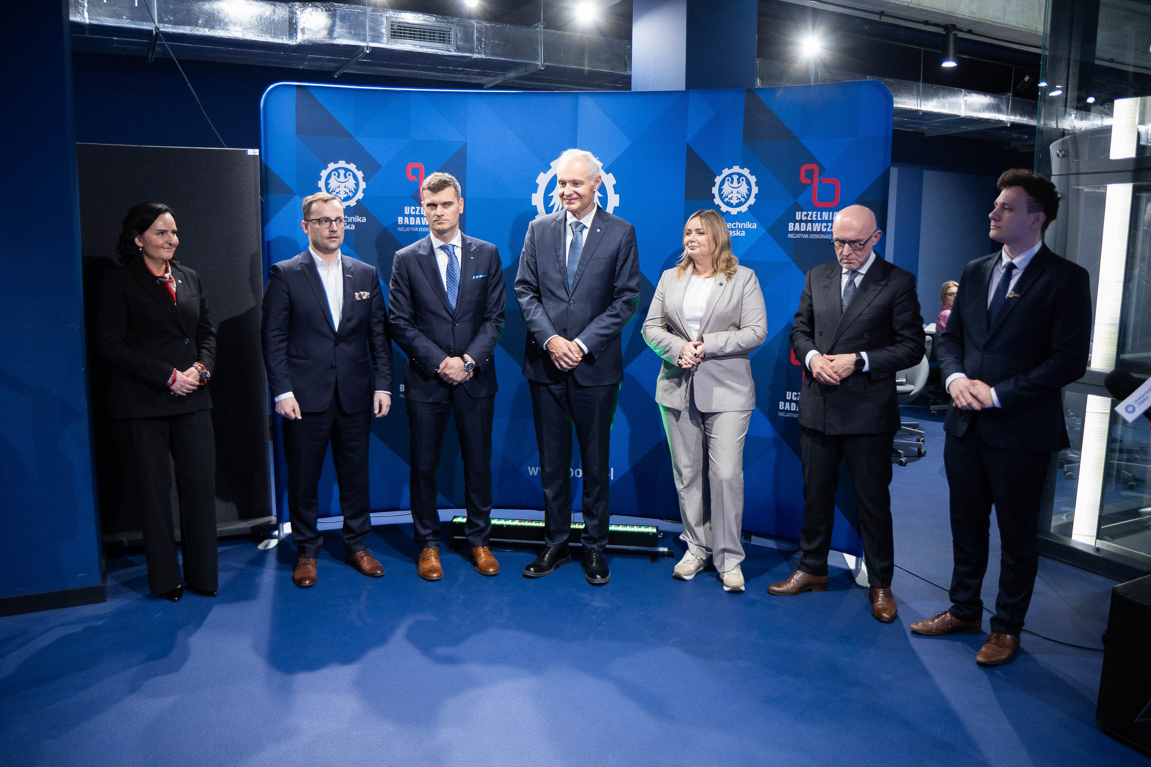 Uroczystość składania podpisów pod umową patronacką