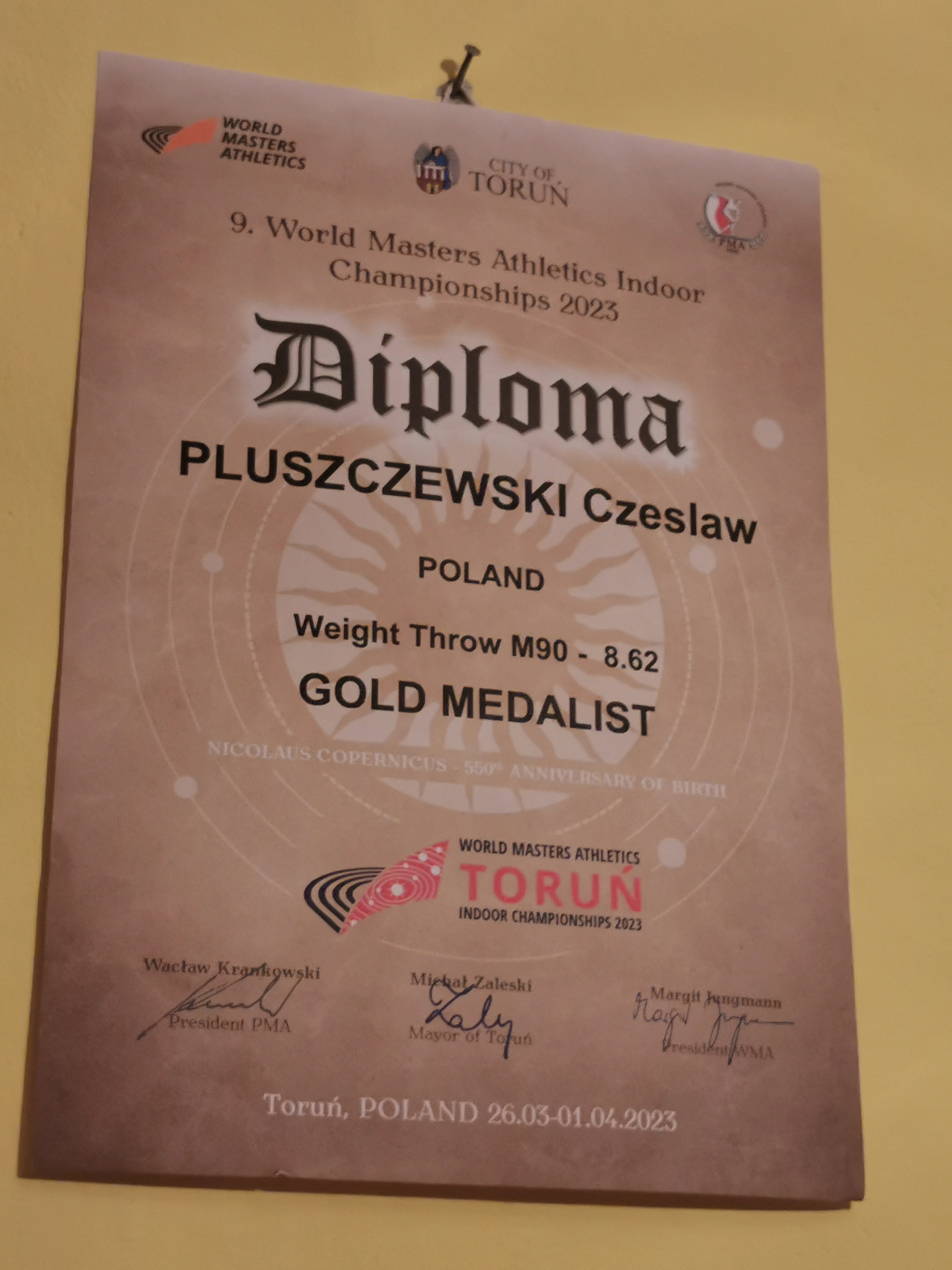 Fot. M. Lipiec/UM w Gliwicach Dyplom Pana Czesława z Mistrzostw Świata