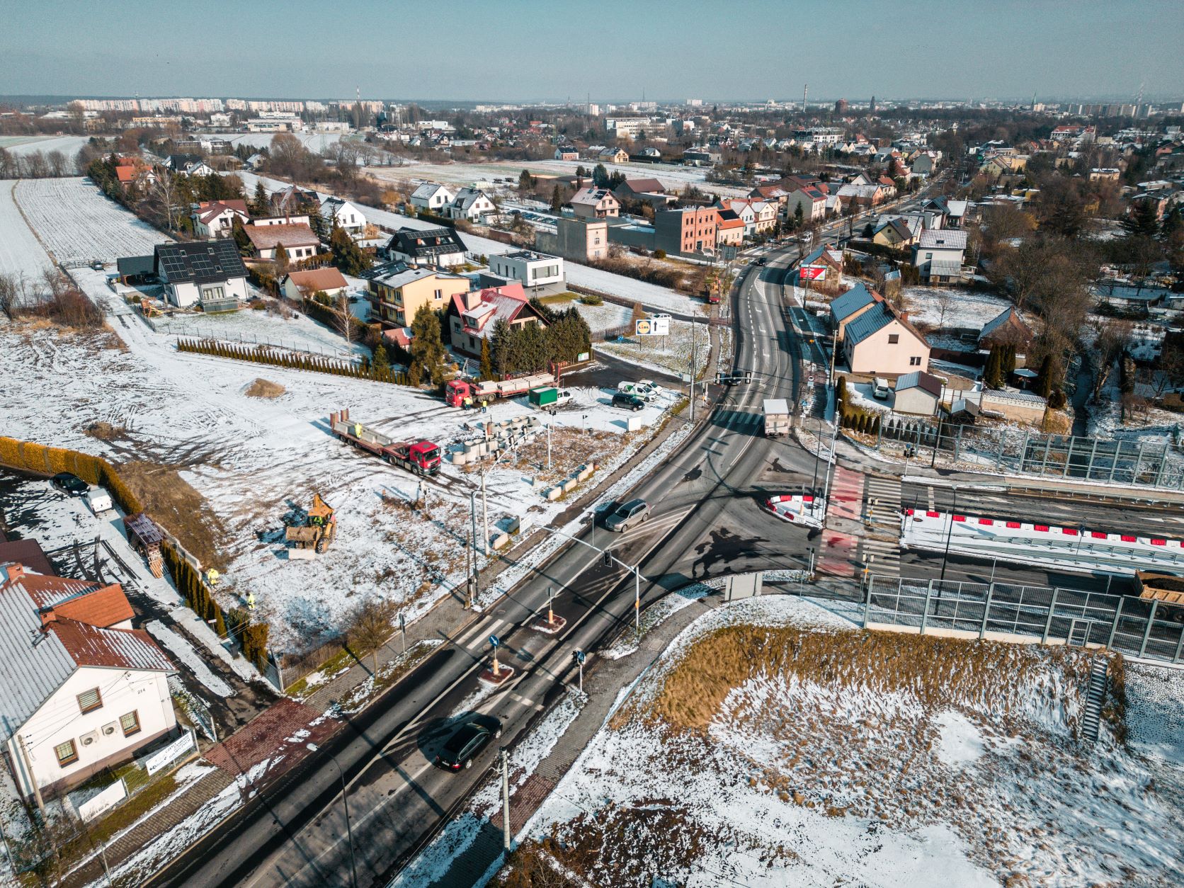 Nowy fragment obwodnicy zachodniej połączy się istniejącą częścią trasy przy ul Daszyńskiego (fot. Mosquidron/UM Gliwice) zdjęcie budowanej obwodnicy