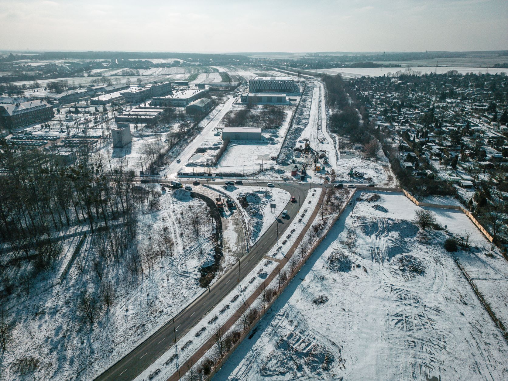Ruszają prace przy budowie skrzyżowania nowej obwodnicy u zbiegu ul. Okulickiego i Sowińskiego (fot. Mosquidron/UM Gliwice) zdjęcie budowanej obwodnicy