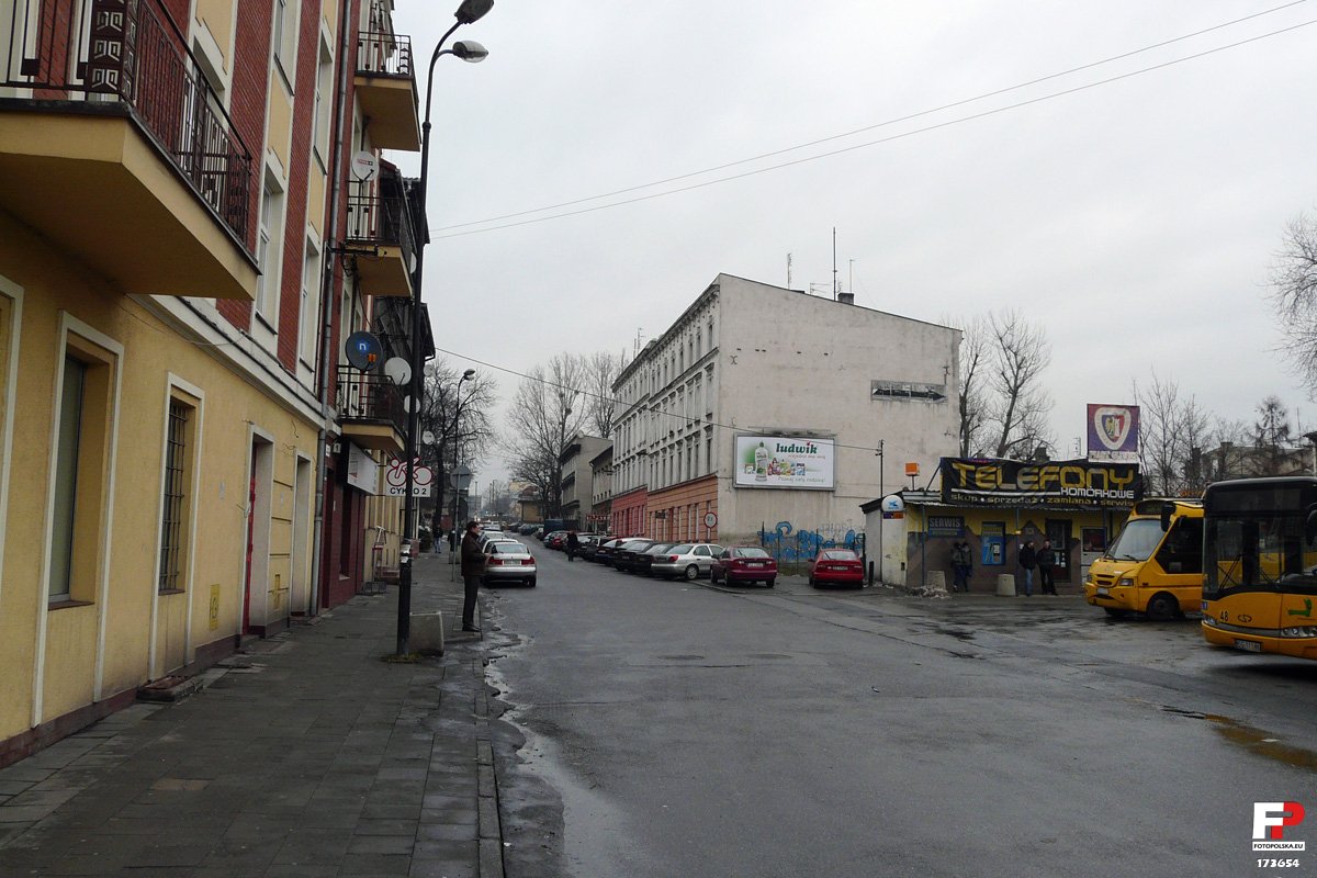 ... a tak było (fot. fotopolska.eu) plac Piastów – ul. Na Piasku przed przebudową