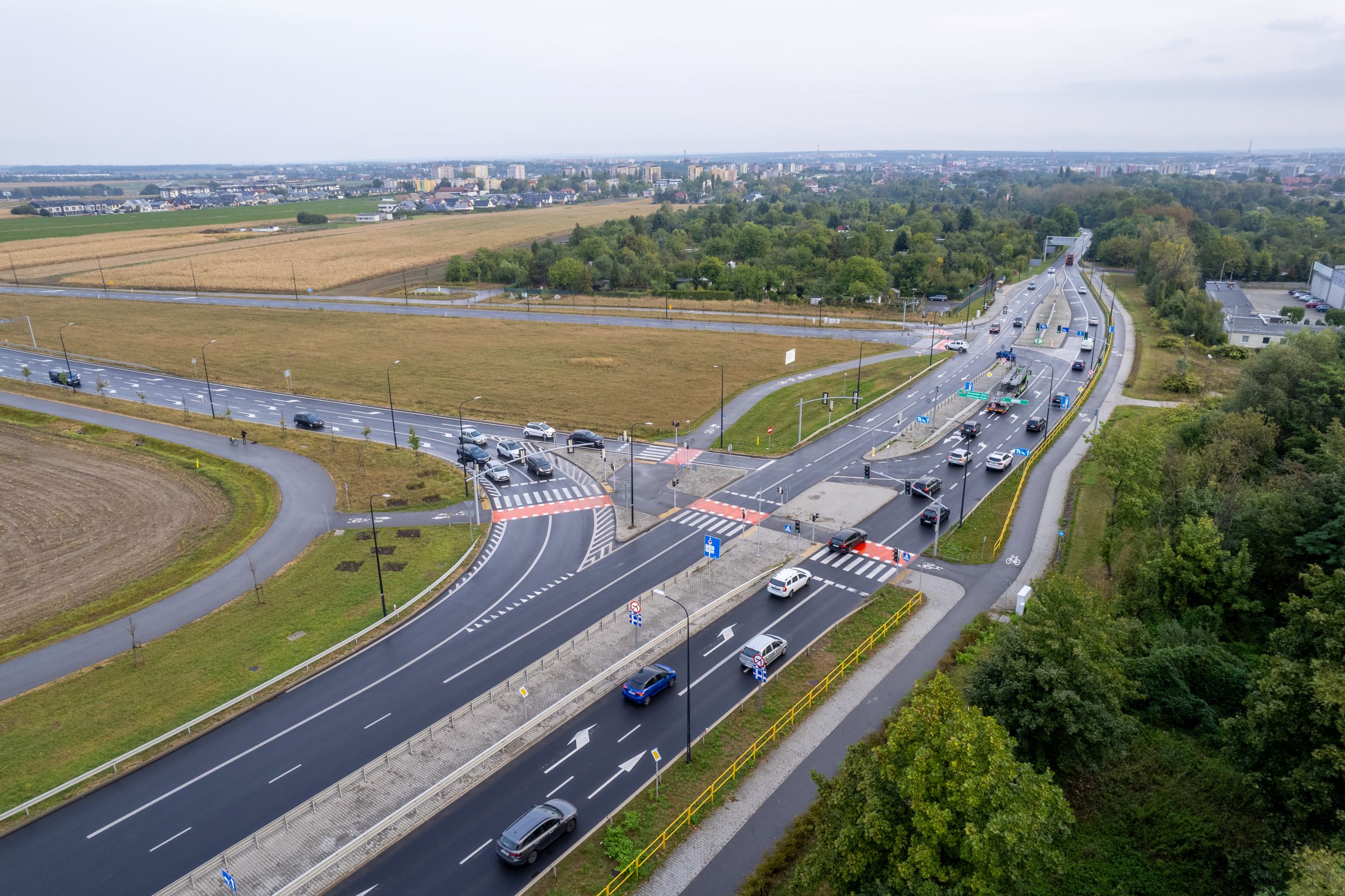 Z jednej strony nowa częśc obwodnicy połaczy się z istniejącą częścią trasy przy ul. Rybnickiej (fot. F. Zobawa/UM Gliwice) Zdjęcie z ulicy Rybnickiej