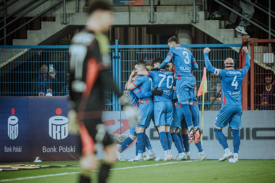 Piast Gliwice i Piast Gliwice Futsal pokonały drużyny Legii Warszawa