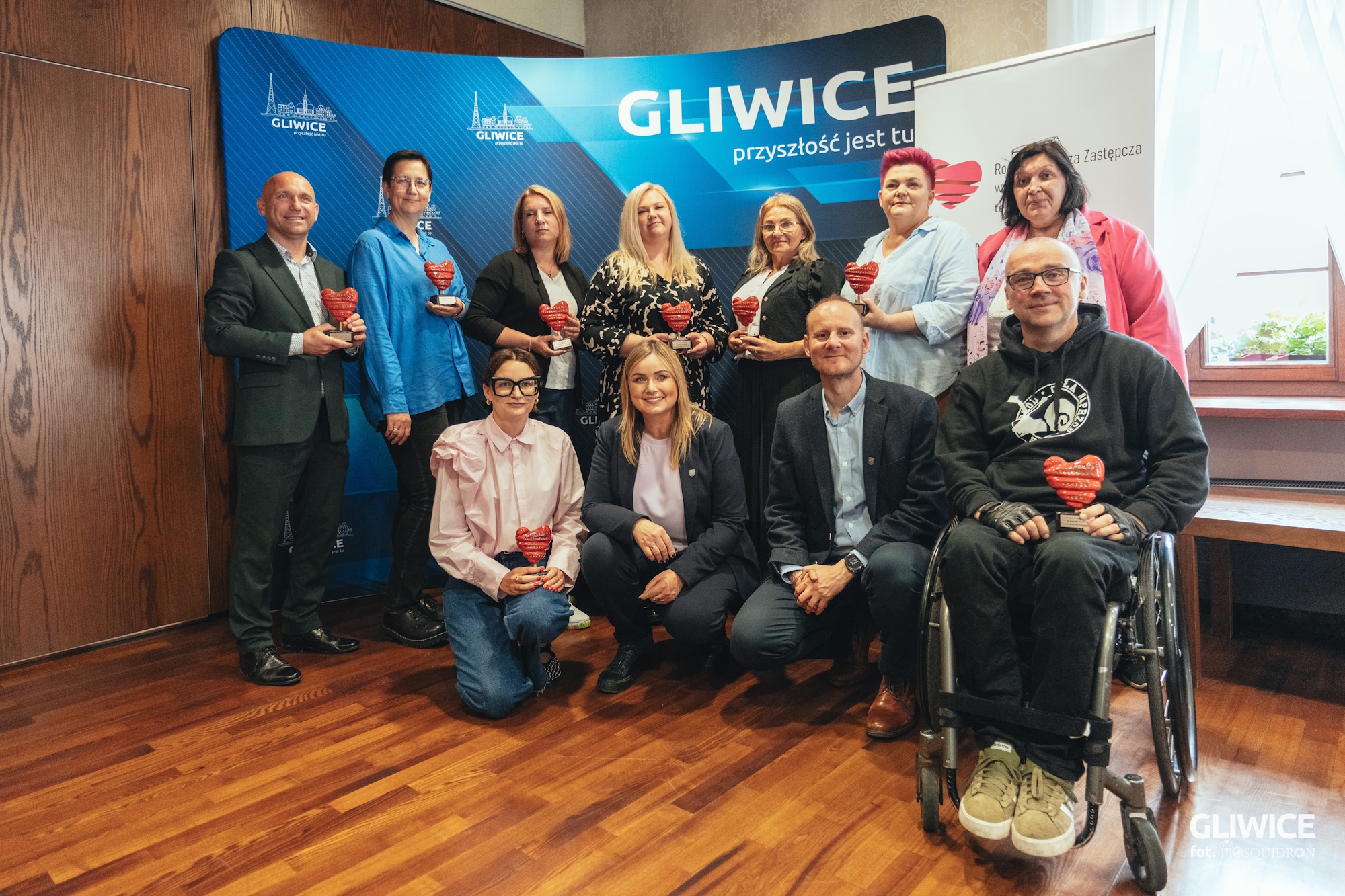 ludzie na ściance