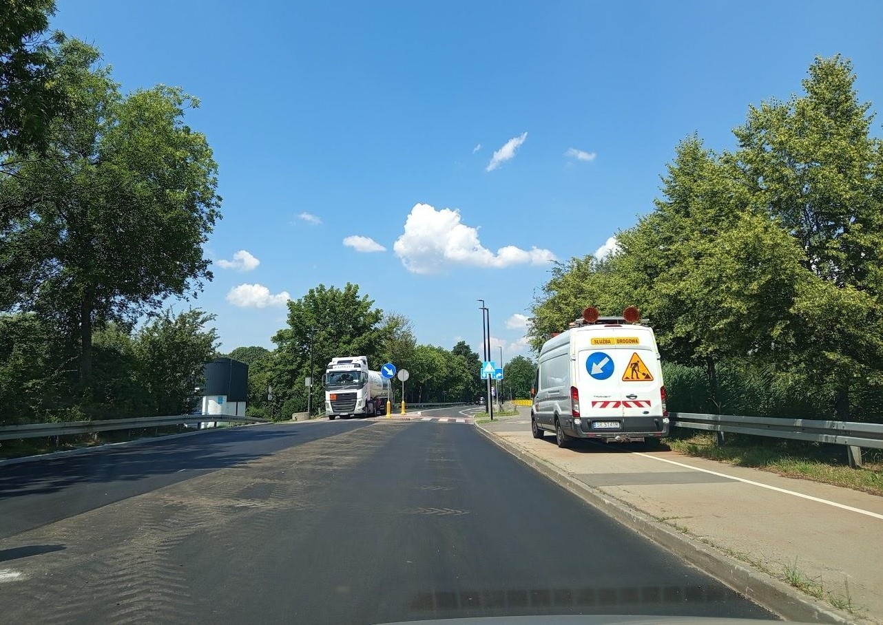 ulica, samochód, drzewa