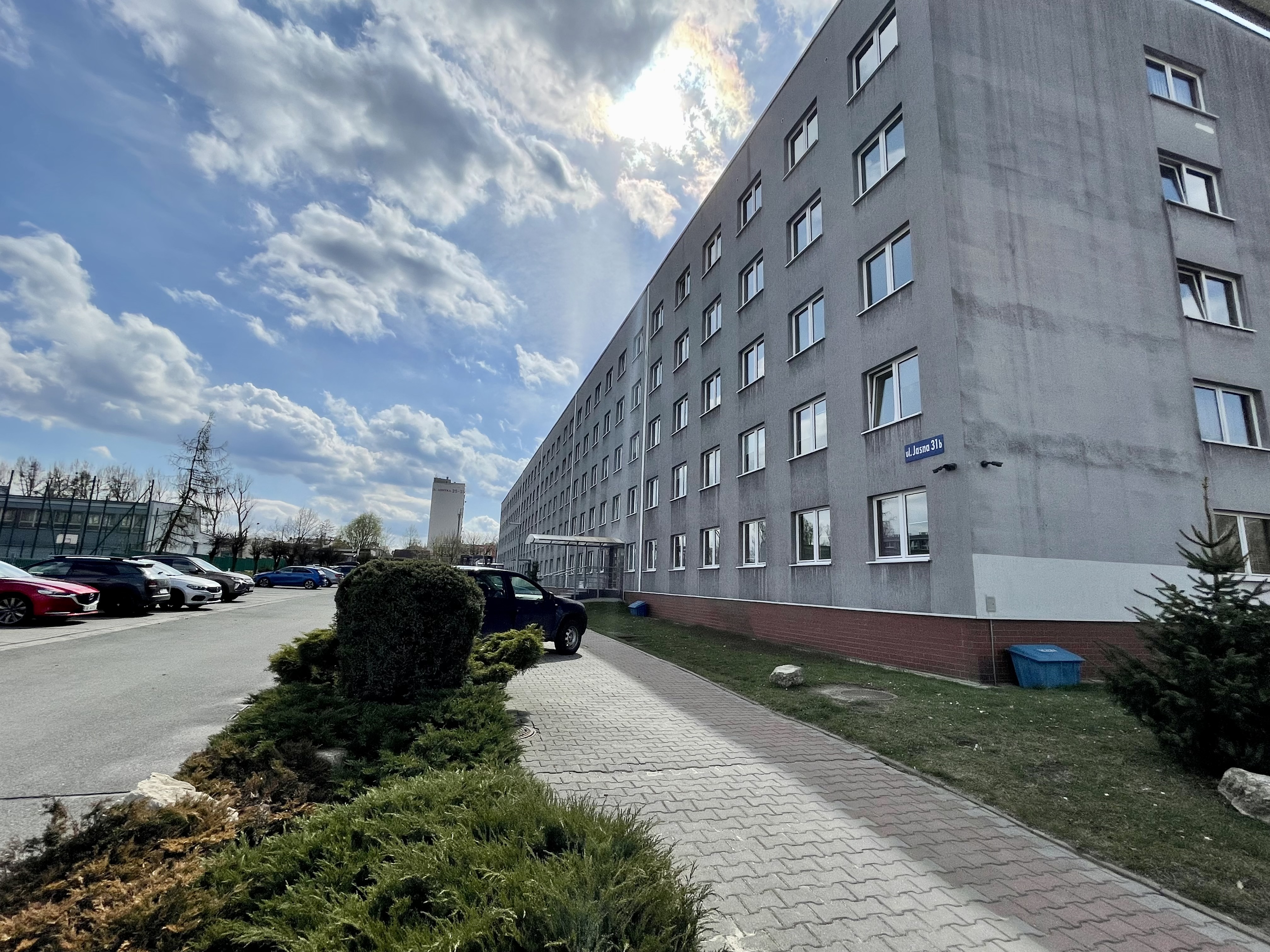 budynek z zewnątrz